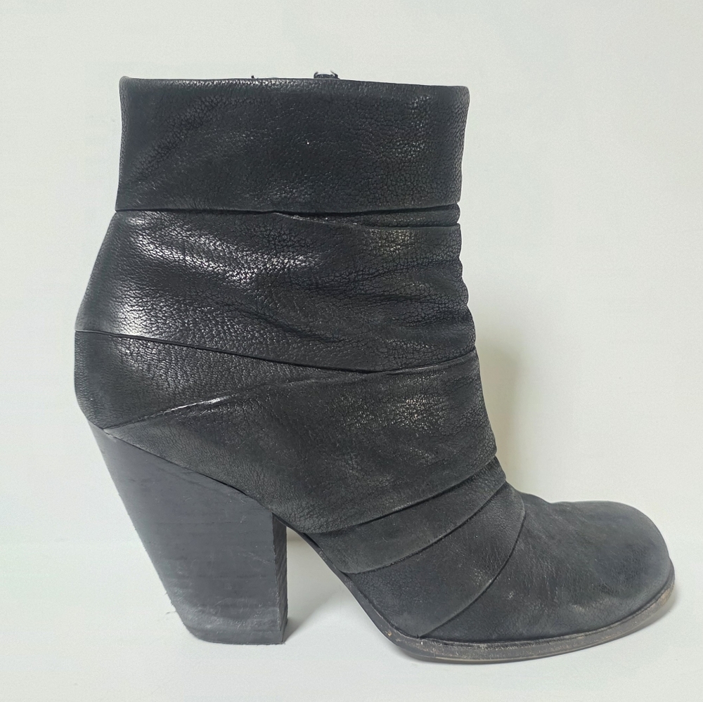 Vince Camuto Black Leather Ankle Boots Women's Size 7